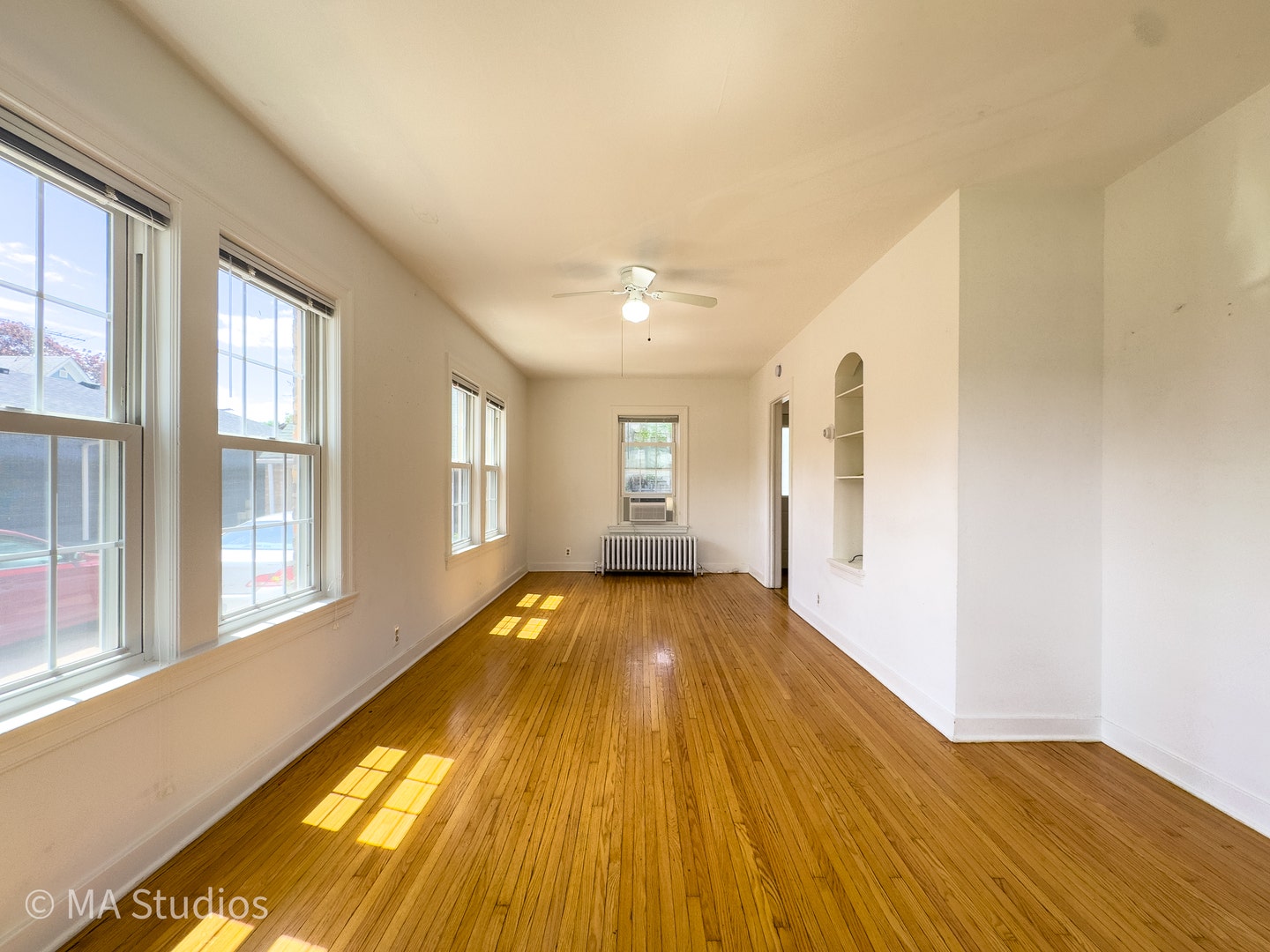 216 Wilcox Avenue, Elgin, IL 60123 216 Wilcox Avenue, Elgin, IL 60123