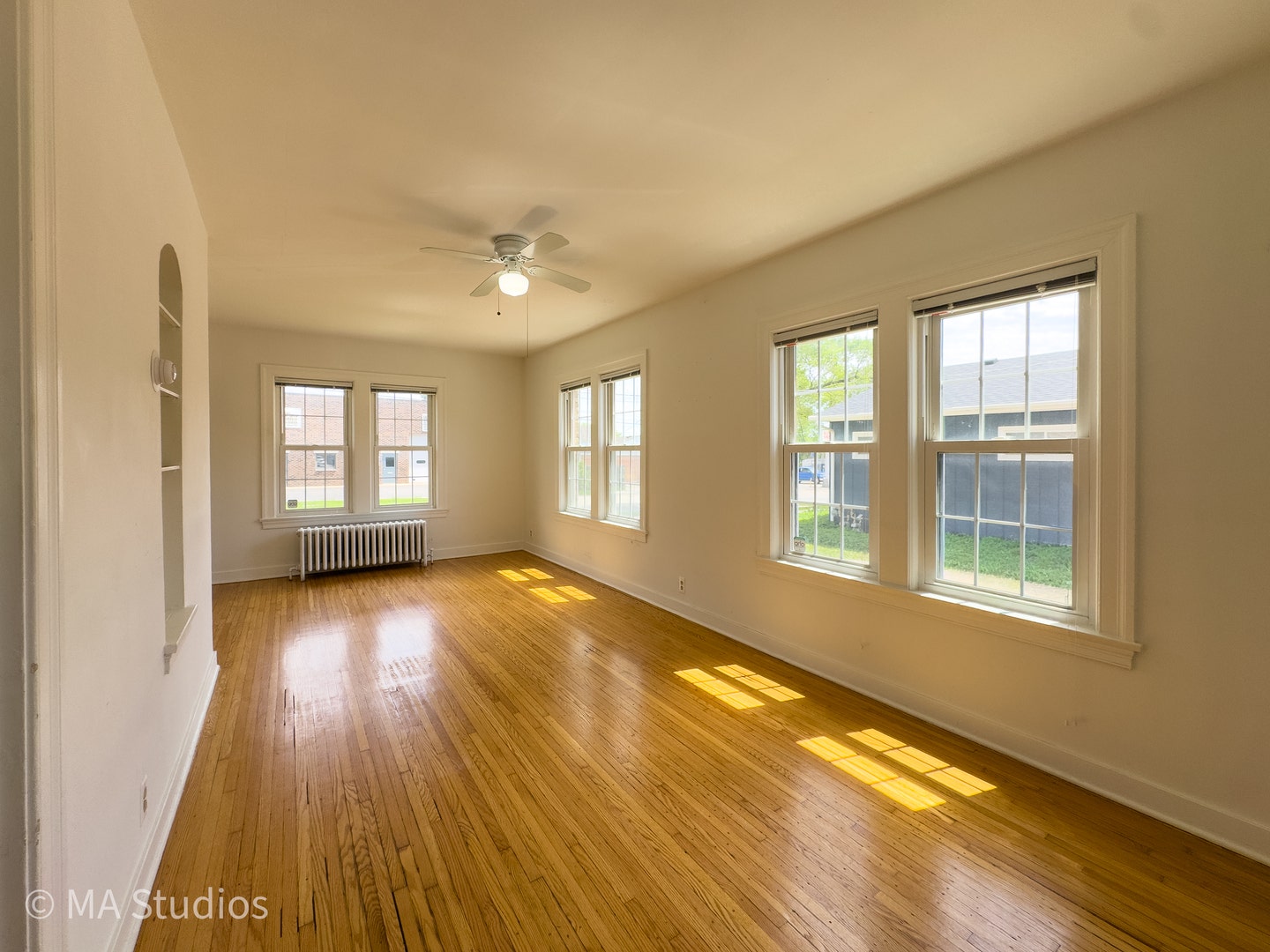 216 Wilcox Avenue, Elgin, IL 60123 216 Wilcox Avenue, Elgin, IL 60123