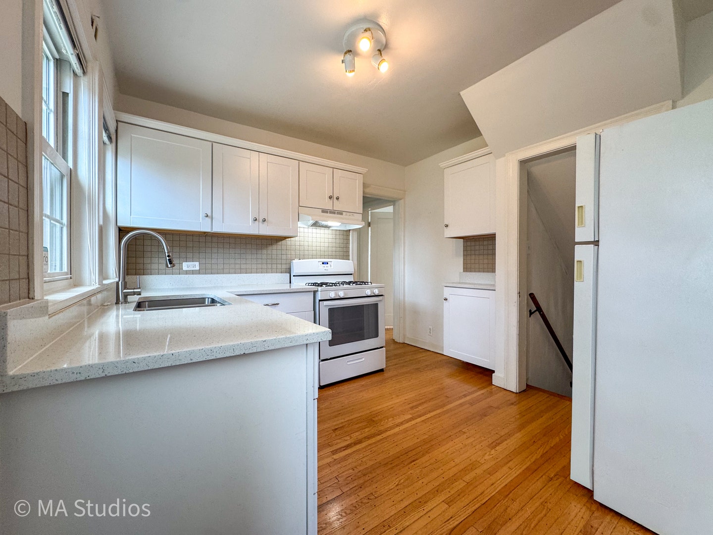 216 Wilcox Avenue, Elgin, IL 60123 216 Wilcox Avenue, Elgin, IL 60123