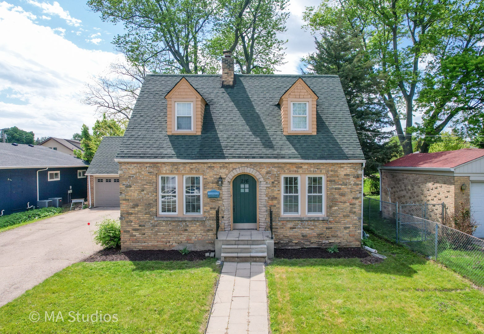 216 Wilcox Avenue, Elgin, IL 60123 216 Wilcox Avenue, Elgin, IL 60123