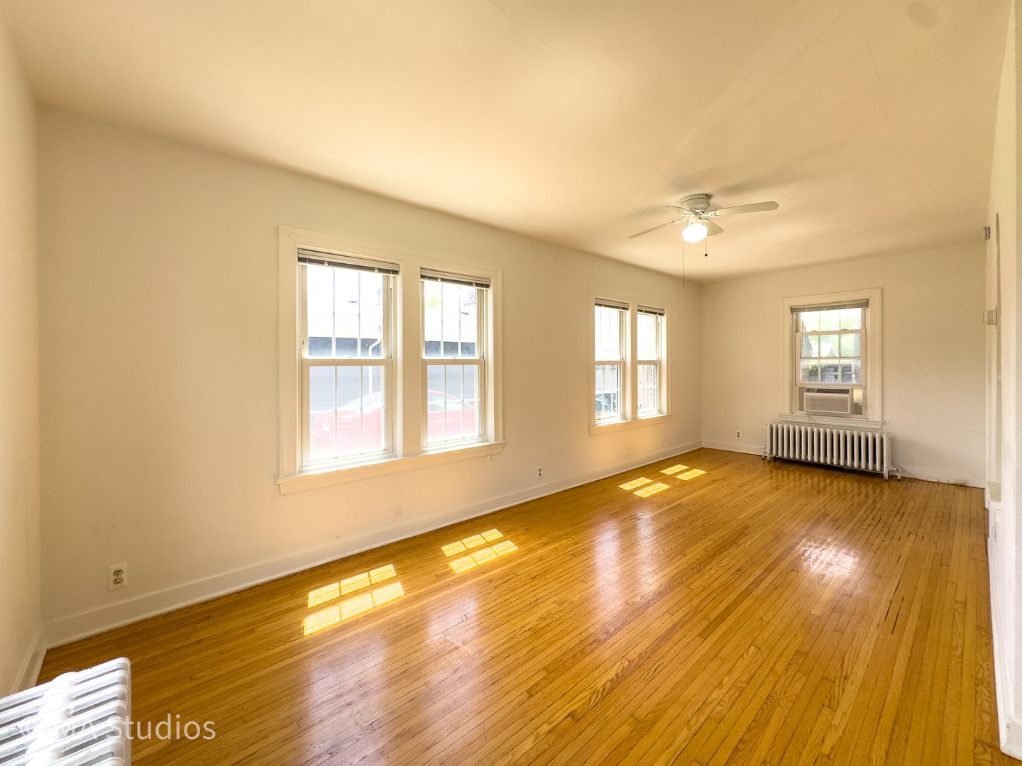 216 Wilcox Avenue, Elgin, IL 60123 216 Wilcox Avenue, Elgin, IL 60123