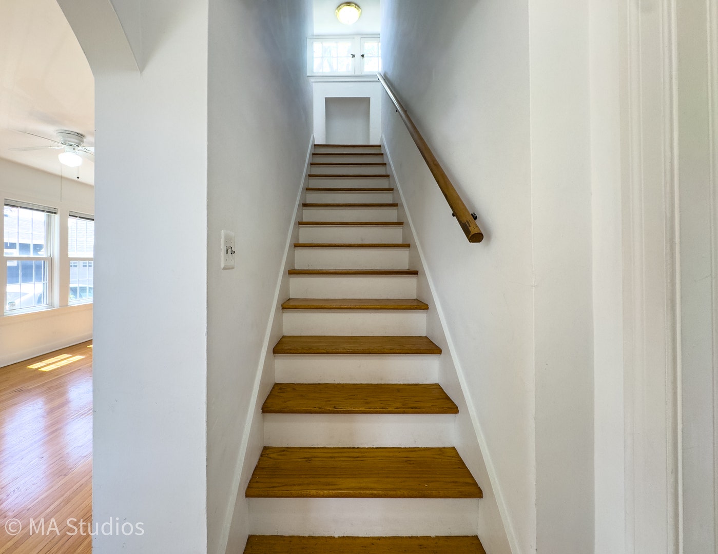 216 Wilcox Avenue, Elgin, IL 60123 216 Wilcox Avenue, Elgin, IL 60123