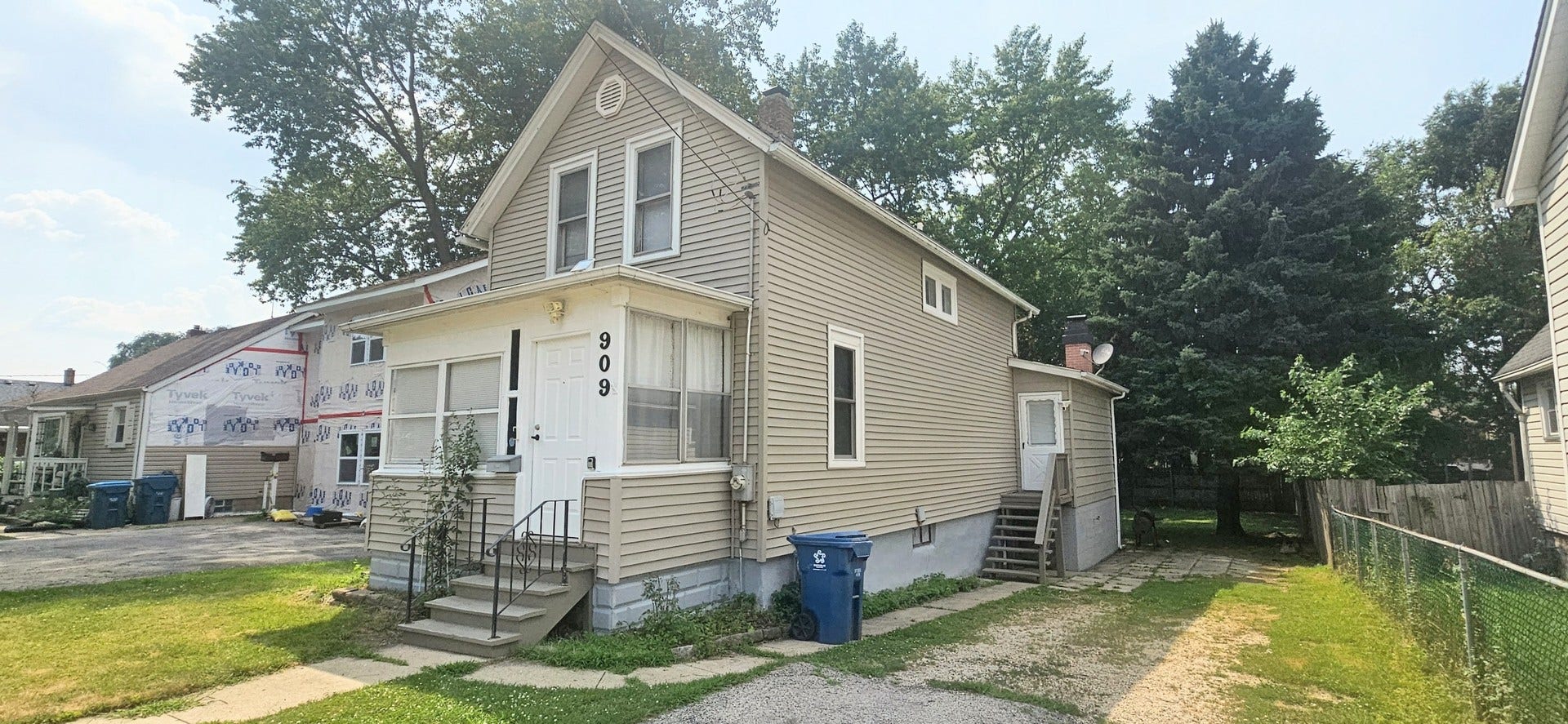 909 E Lake Street, Aurora, IL 60506 909 E Lake Street, Aurora, IL 60506