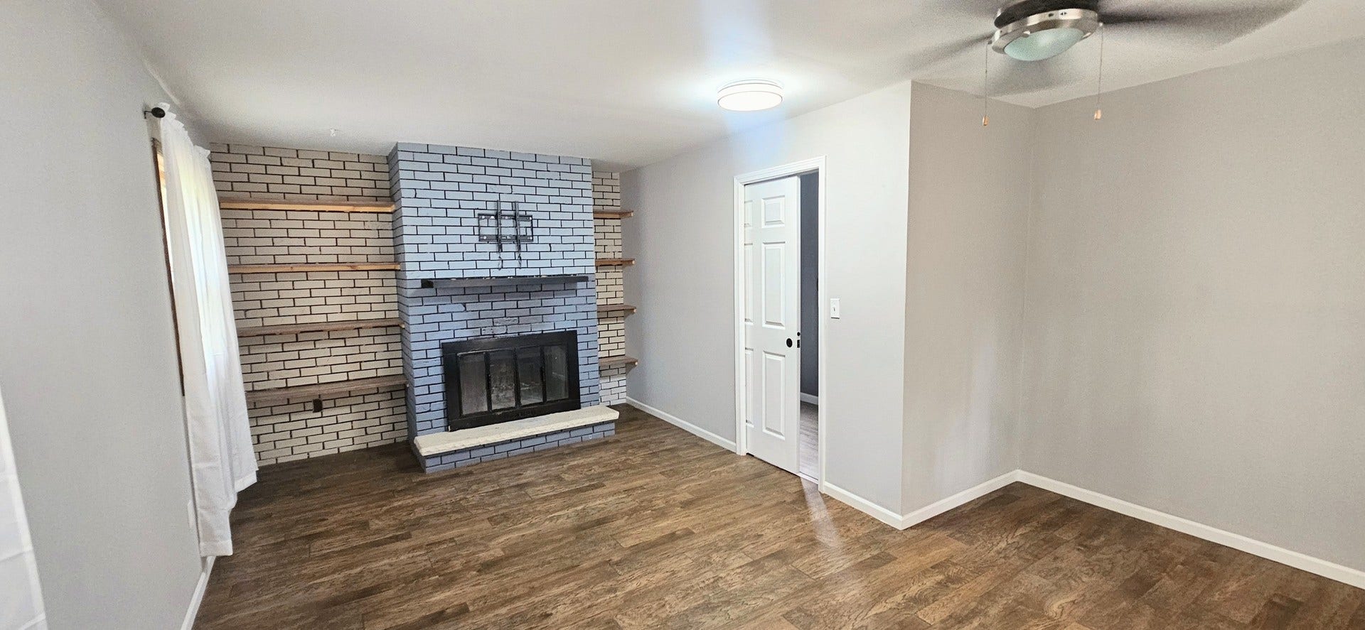 909 E Lake Street, Aurora, IL 60506 909 E Lake Street, Aurora, IL 60506