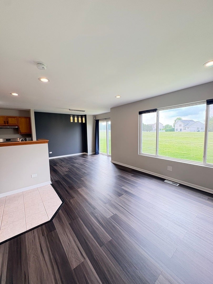 655 Chestnut Ridge, Minooka, IL 60447 655 Chestnut Ridge, Minooka, IL 60447
