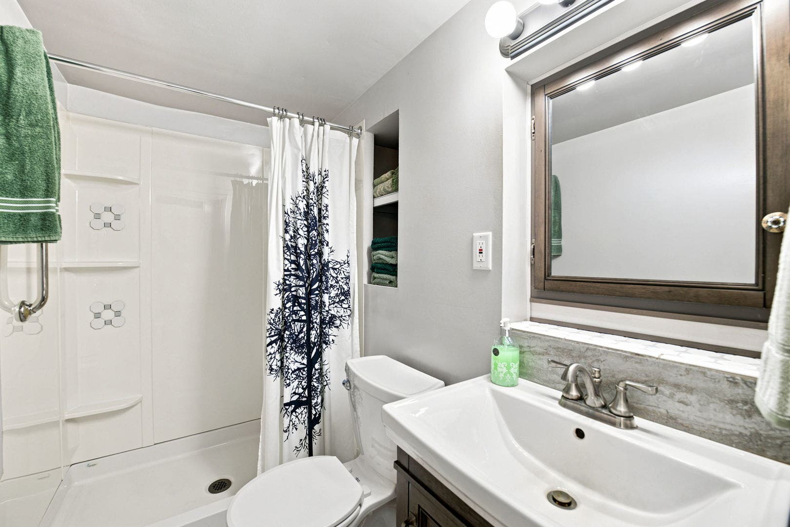 1916 Rowell Avenue, Joliet, IL 60433 1916 Rowell Avenue, Joliet, IL 60433