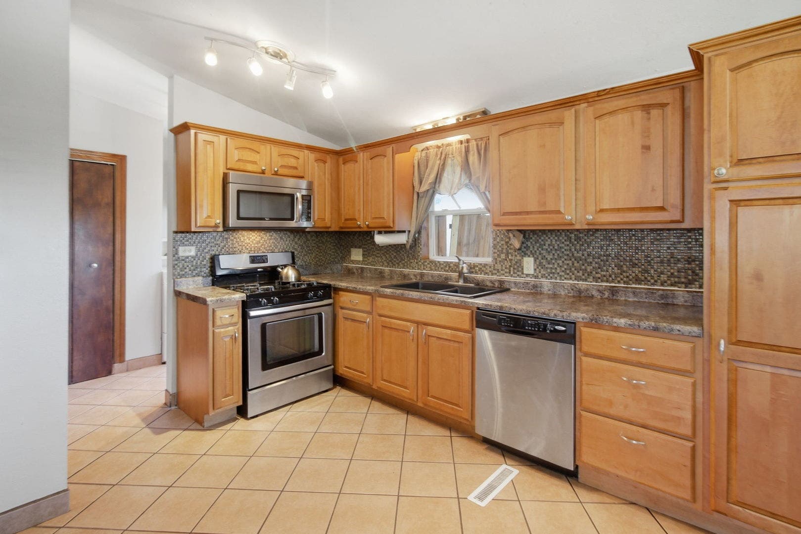 1603 Avalon Avenue, Joliet, IL 60435