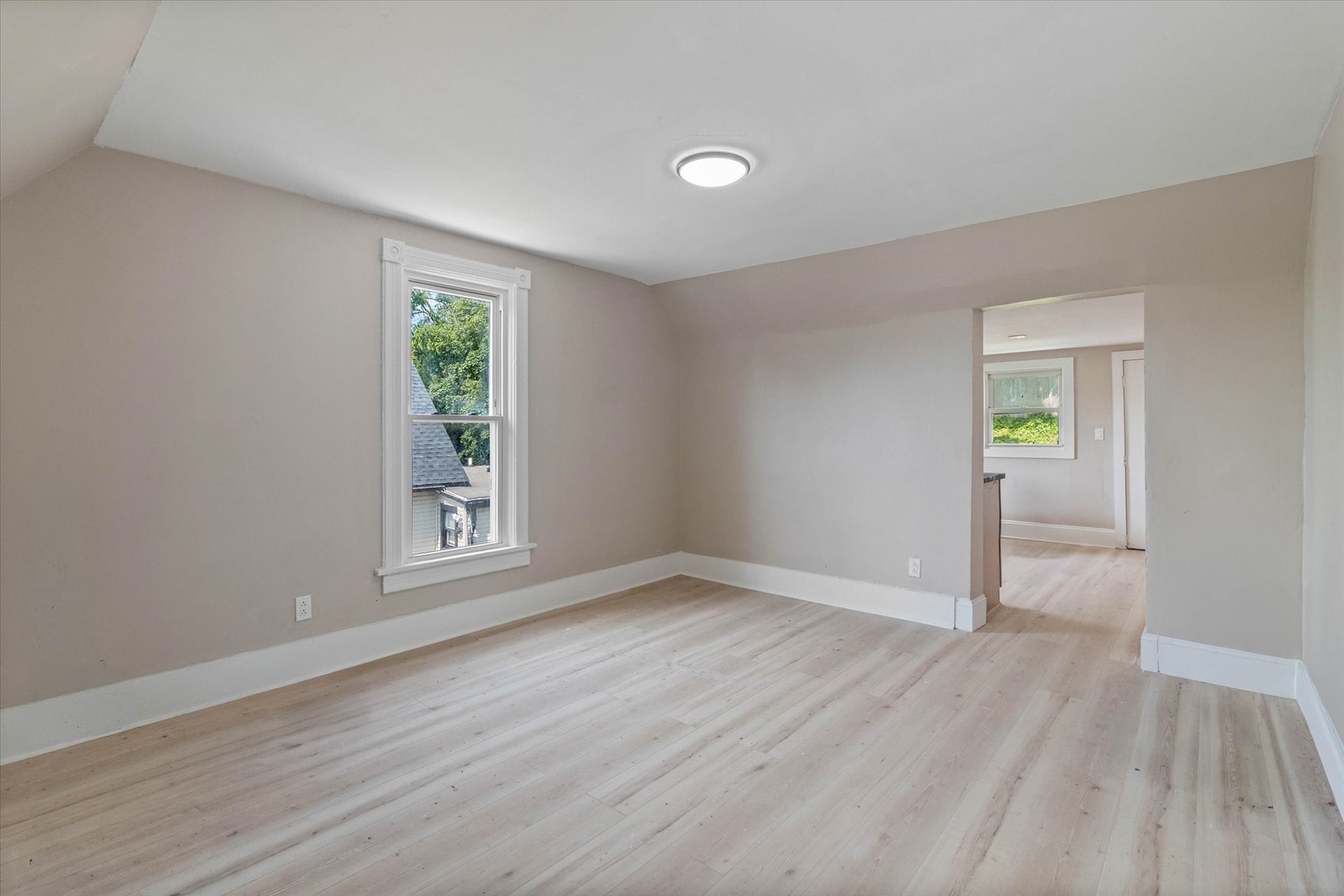 649 Wellington Avenue, Elgin, IL 60120 649 Wellington Avenue, Elgin, IL 60120
