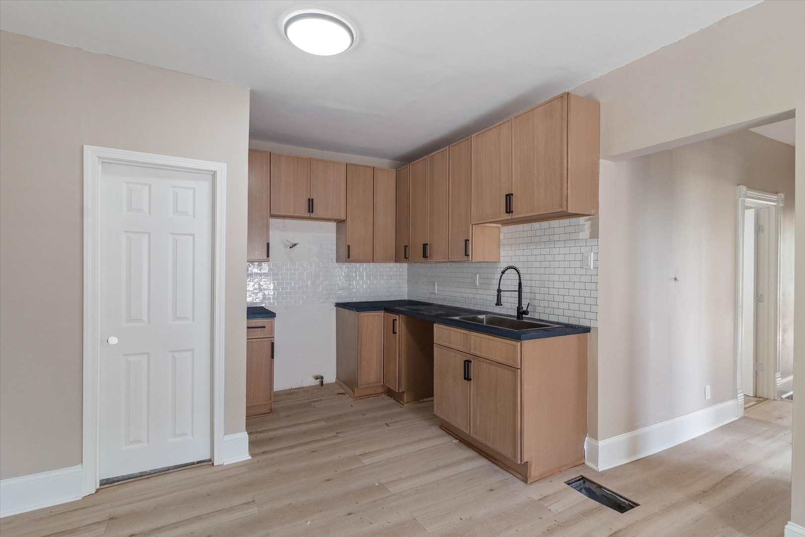 649 Wellington Avenue, Elgin, IL 60120 649 Wellington Avenue, Elgin, IL 60120