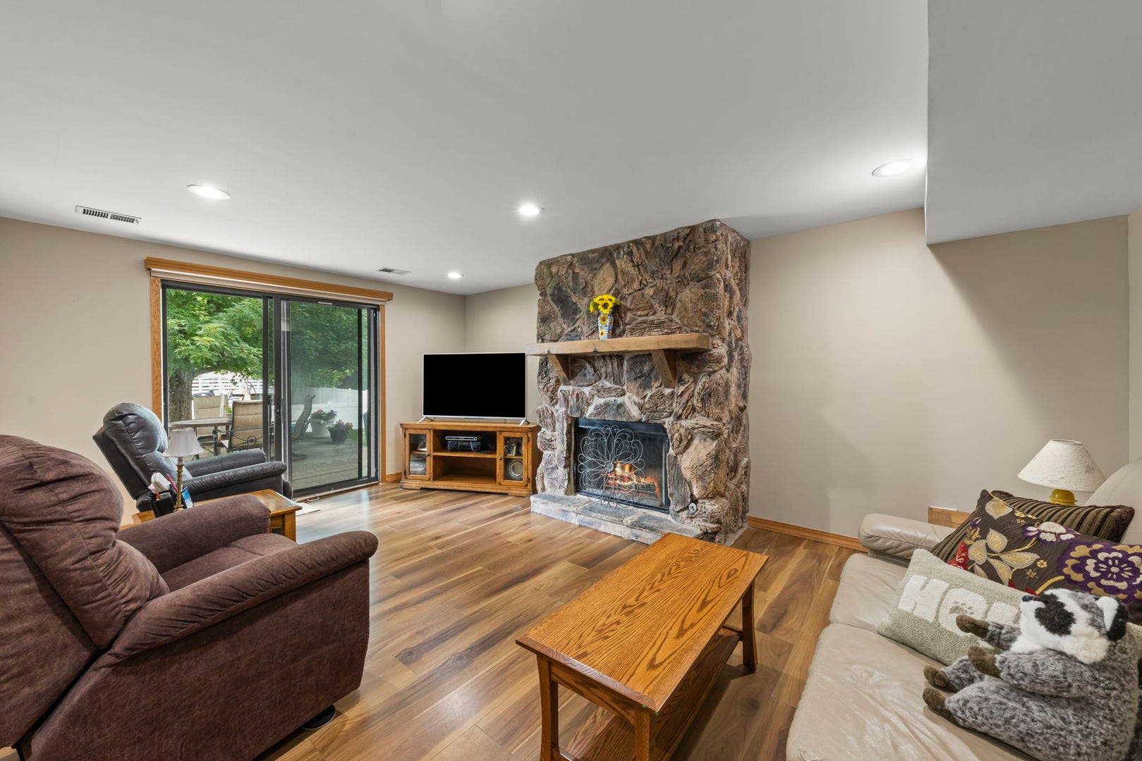 597 Piccadilly Lane, Bolingbrook, IL 60440 597 Piccadilly Lane, Bolingbrook, IL 60440