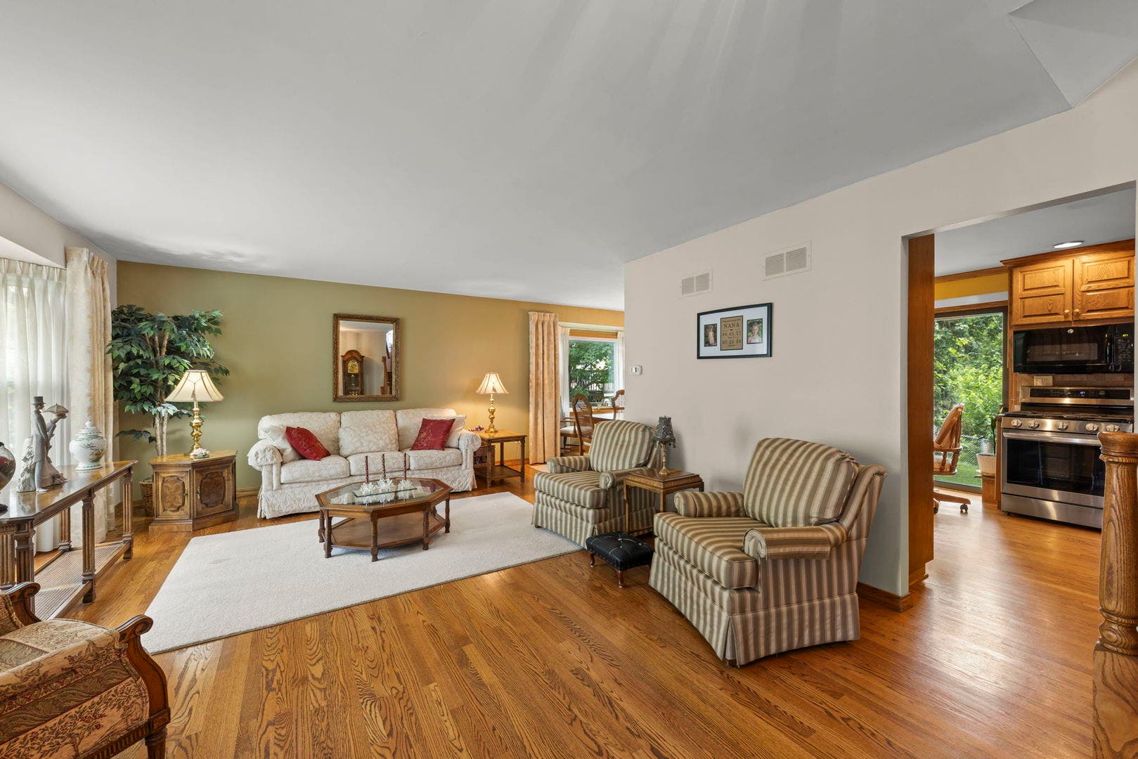 597 Piccadilly Lane, Bolingbrook, IL 60440 597 Piccadilly Lane, Bolingbrook, IL 60440