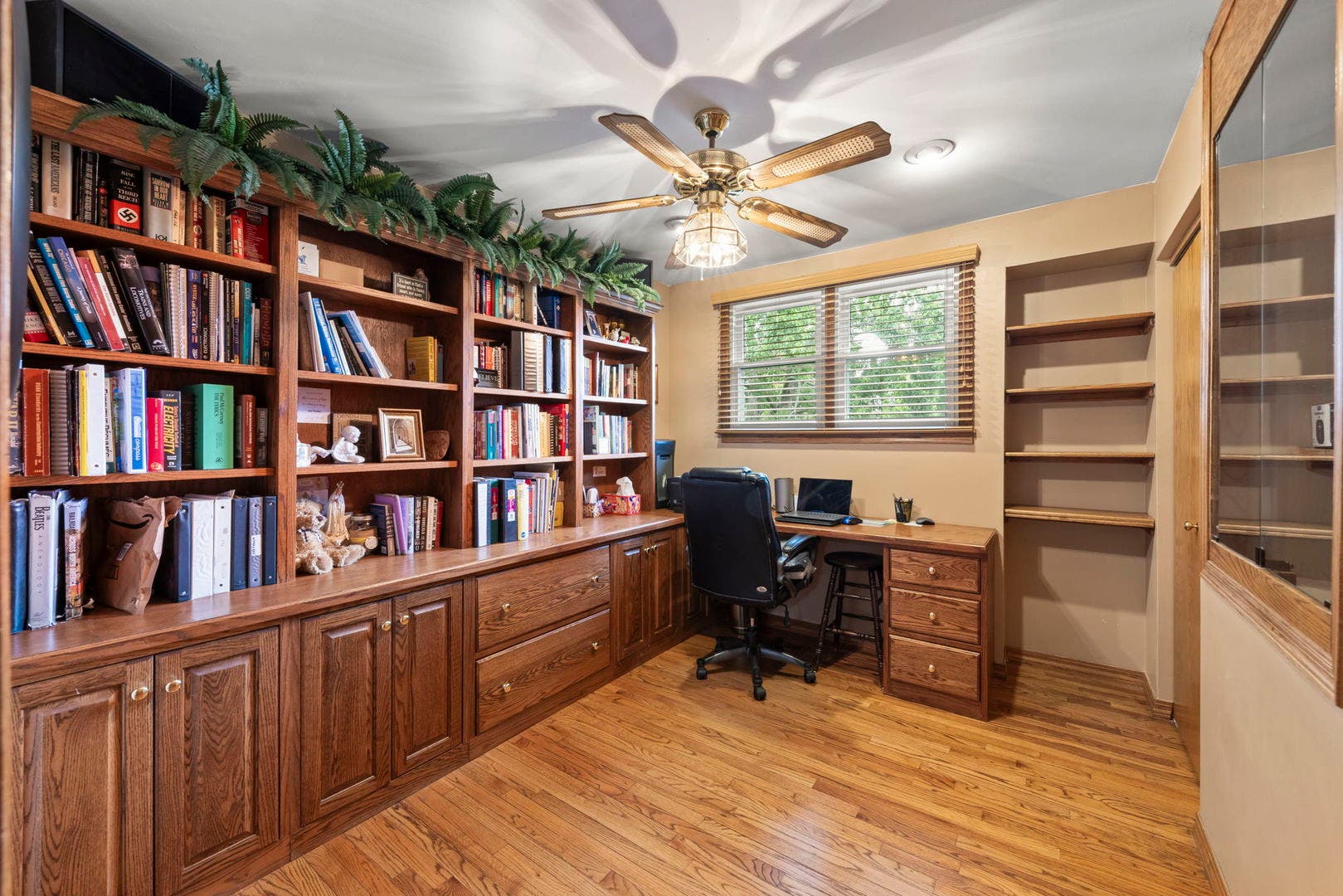 597 Piccadilly Lane, Bolingbrook, IL 60440 597 Piccadilly Lane, Bolingbrook, IL 60440