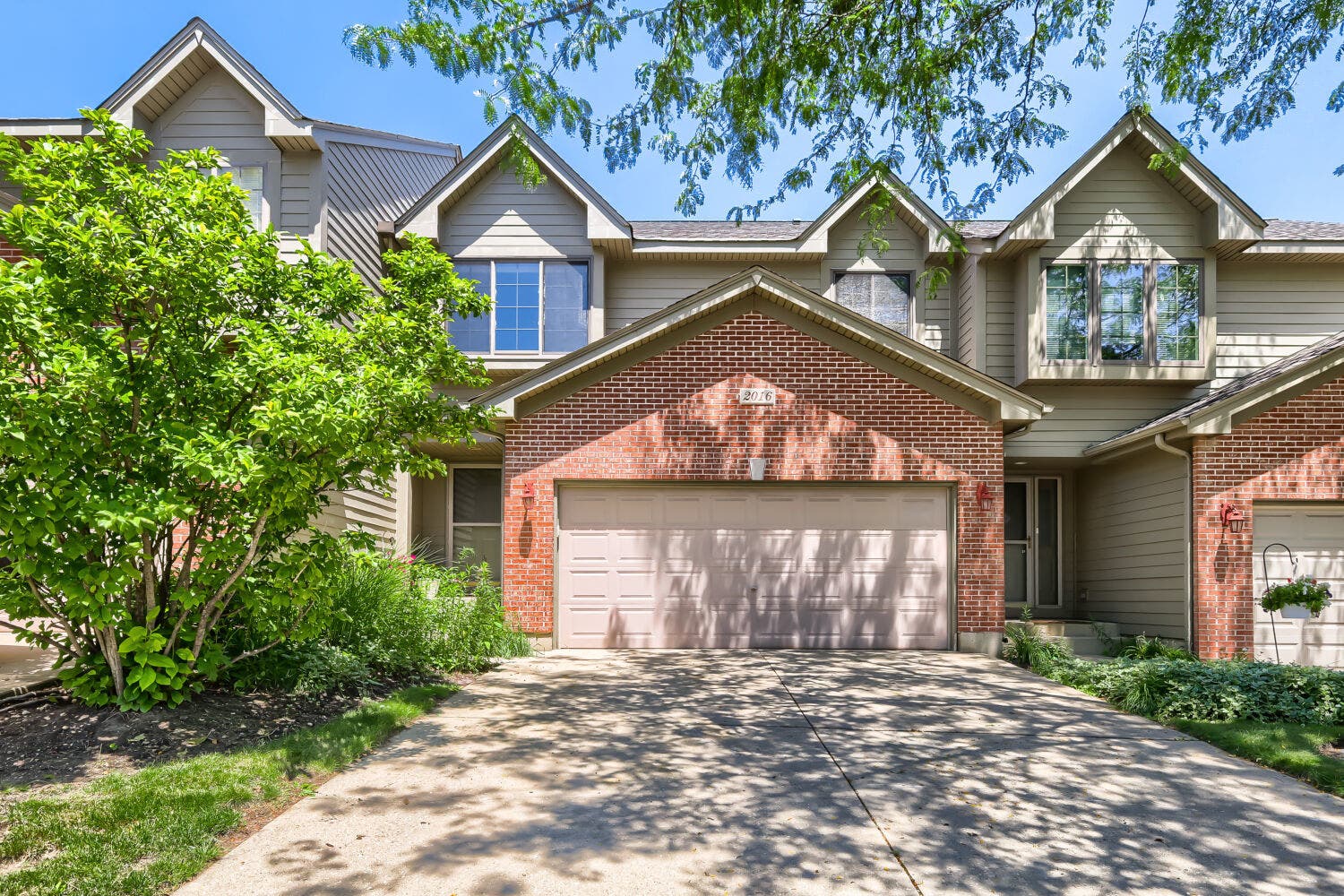2016 Jeffrey Lane, #2016, Elgin, IL 60123