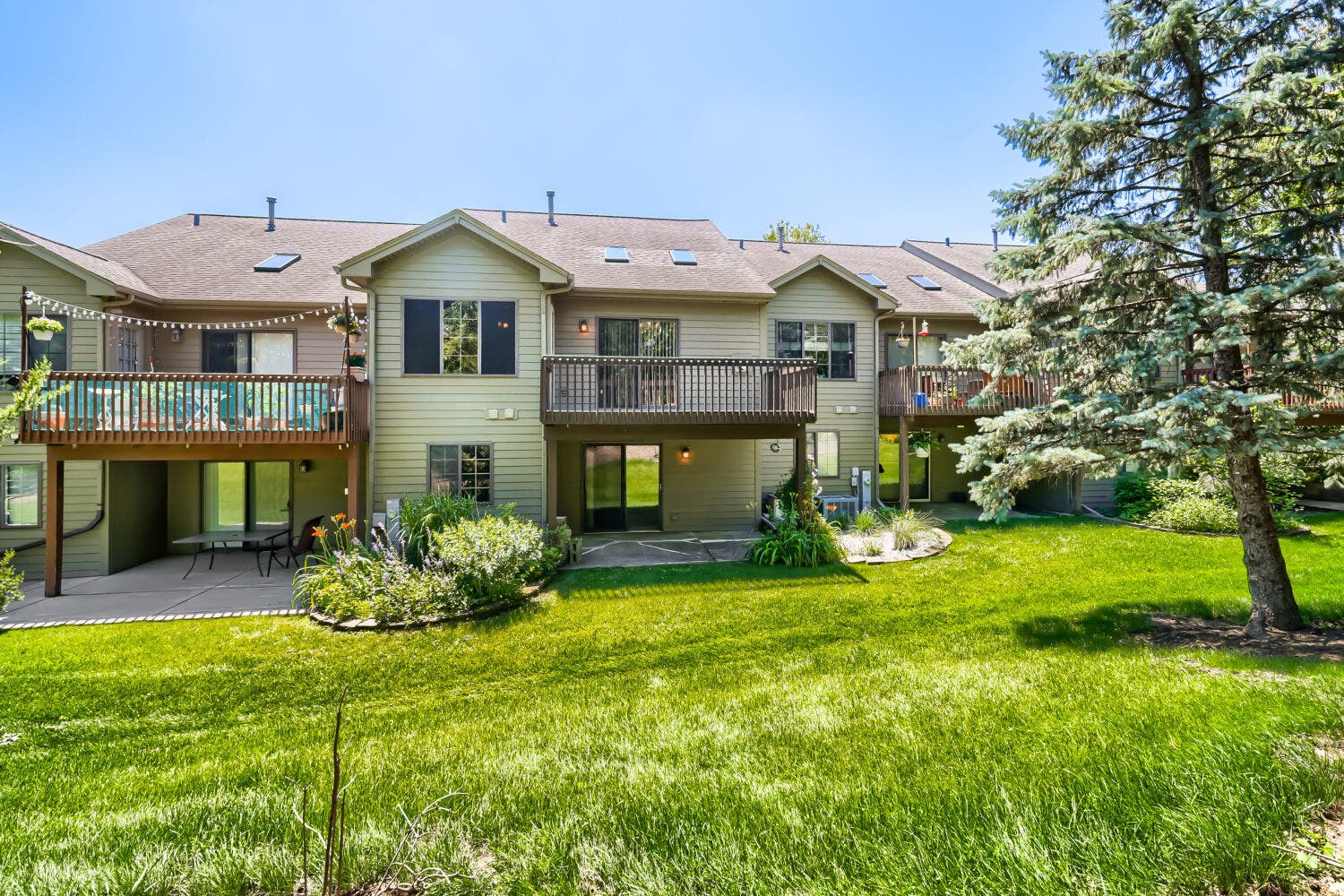 2016 Jeffrey Lane, #2016, Elgin, IL 60123