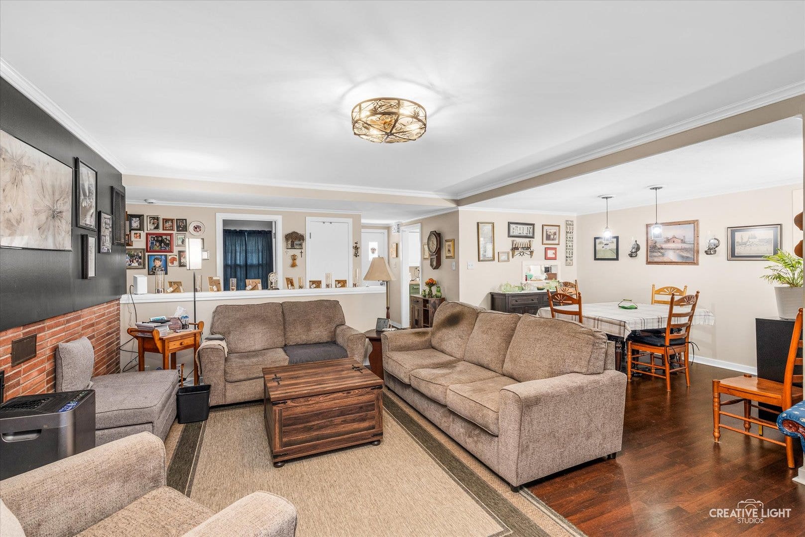 Joliet, IL 60435 living room