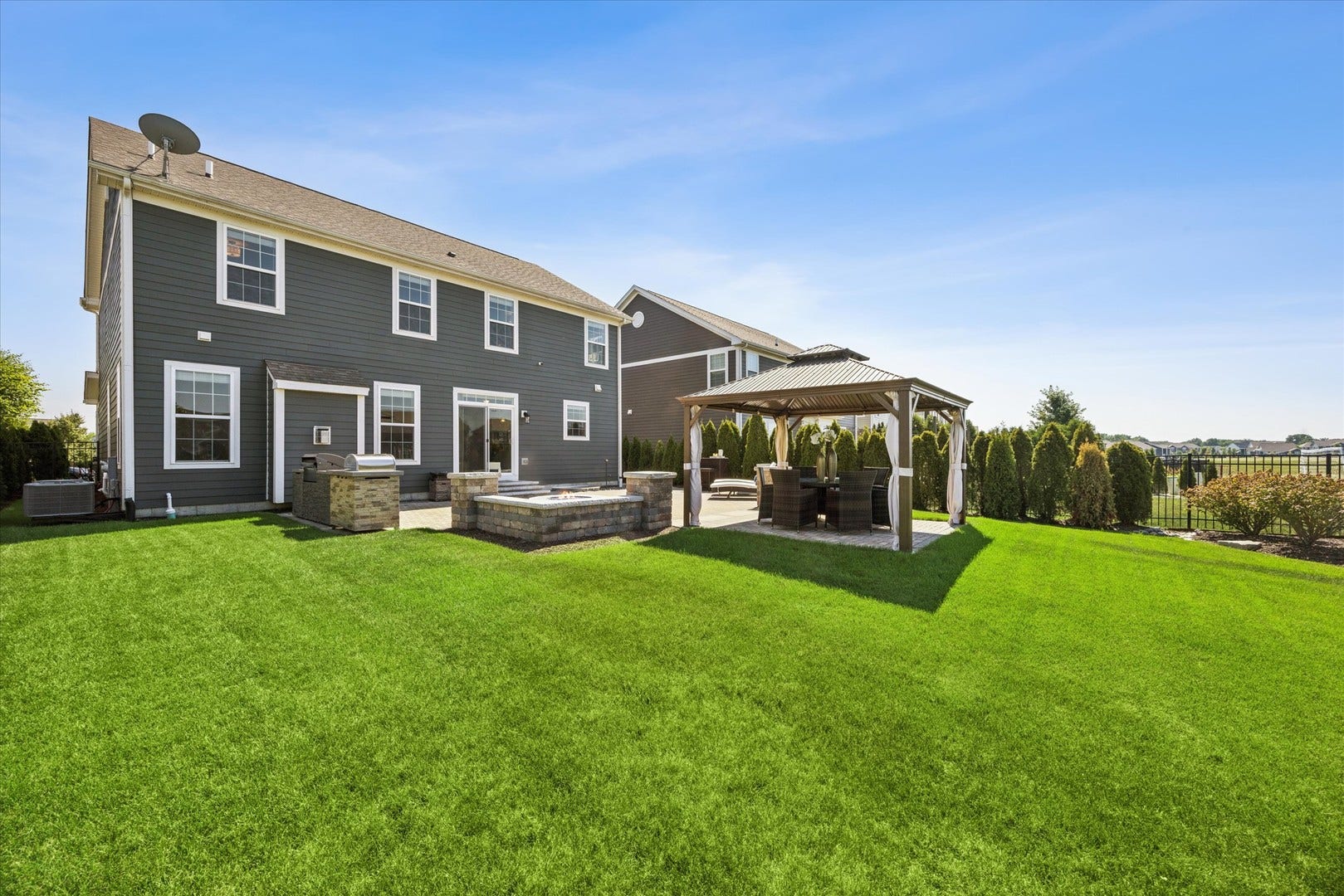 13752 Anne Drive, Lemont, IL 60439 13752 Anne Drive, Lemont, IL 60439