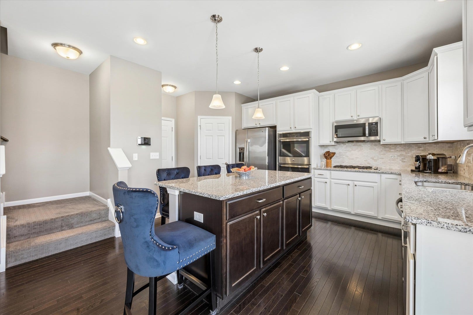 13752 Anne Drive, Lemont, IL 60439 13752 Anne Drive, Lemont, IL 60439
