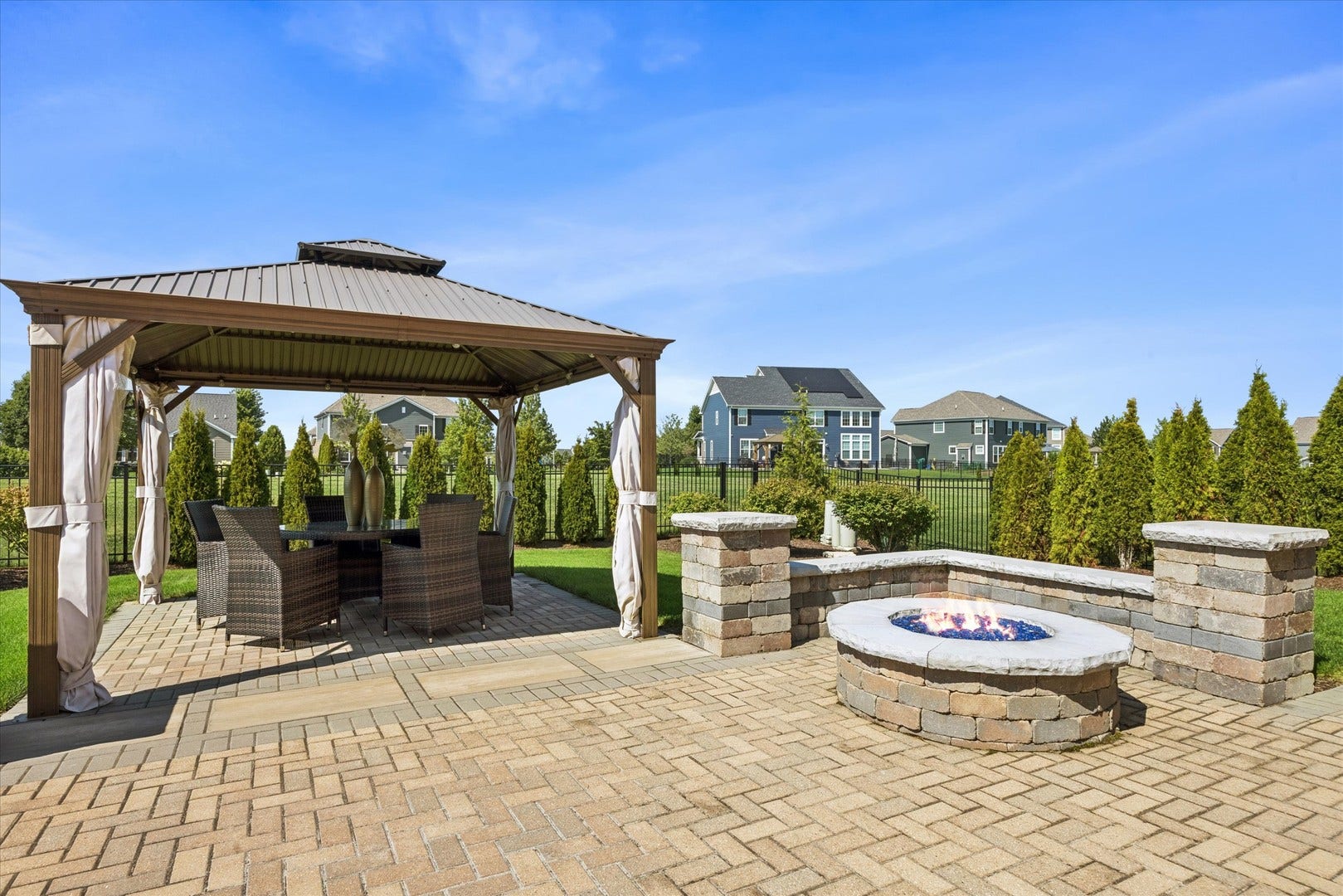 13752 Anne Drive, Lemont, IL 60439 13752 Anne Drive, Lemont, IL 60439