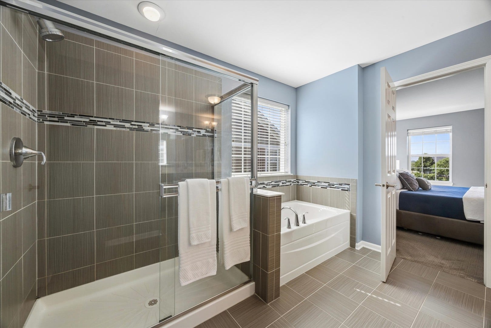 13752 Anne Drive, Lemont, IL 60439 13752 Anne Drive, Lemont, IL 60439