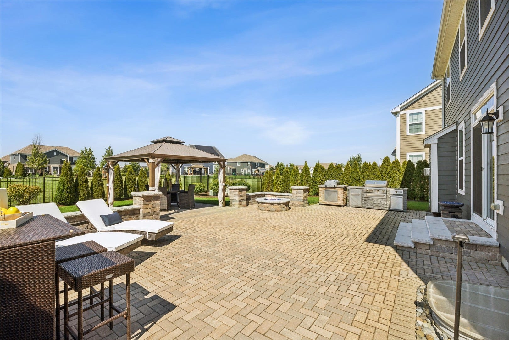 13752 Anne Drive, Lemont, IL 60439 13752 Anne Drive, Lemont, IL 60439