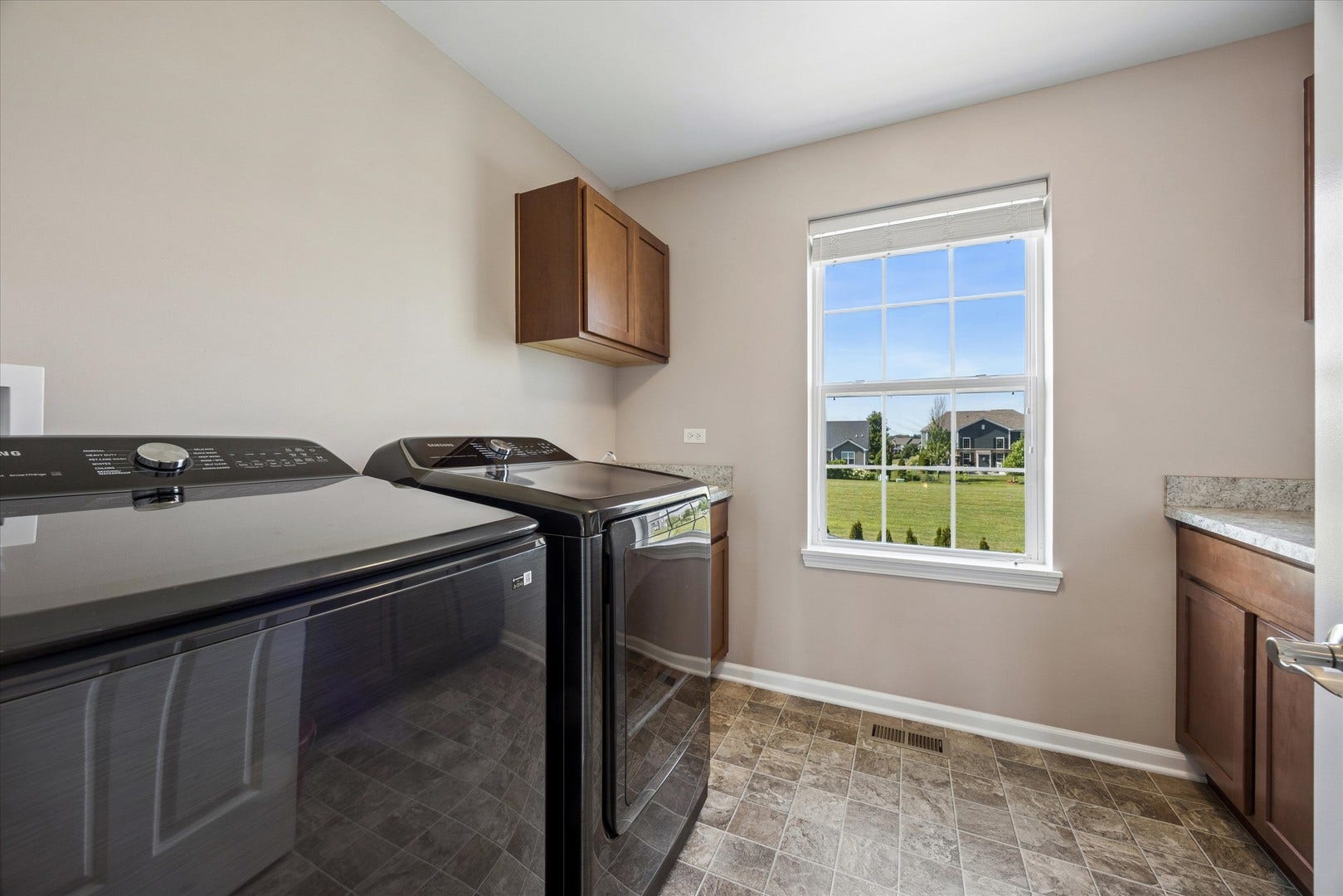 13752 Anne Drive, Lemont, IL 60439 13752 Anne Drive, Lemont, IL 60439