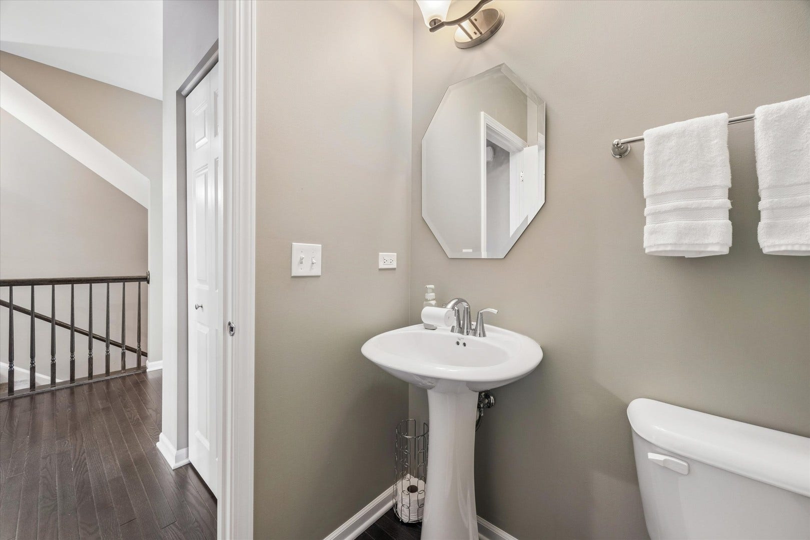 13752 Anne Drive, Lemont, IL 60439 13752 Anne Drive, Lemont, IL 60439