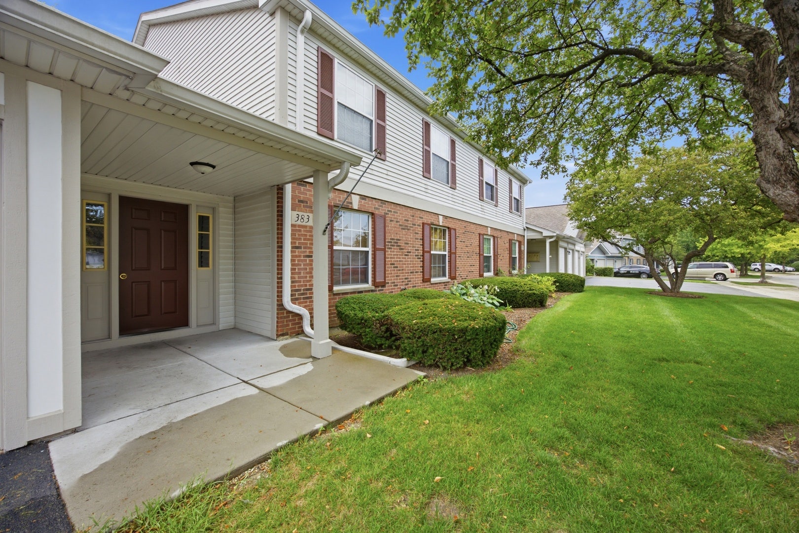 383 Woodview Circle, #D, Elgin, IL 60120