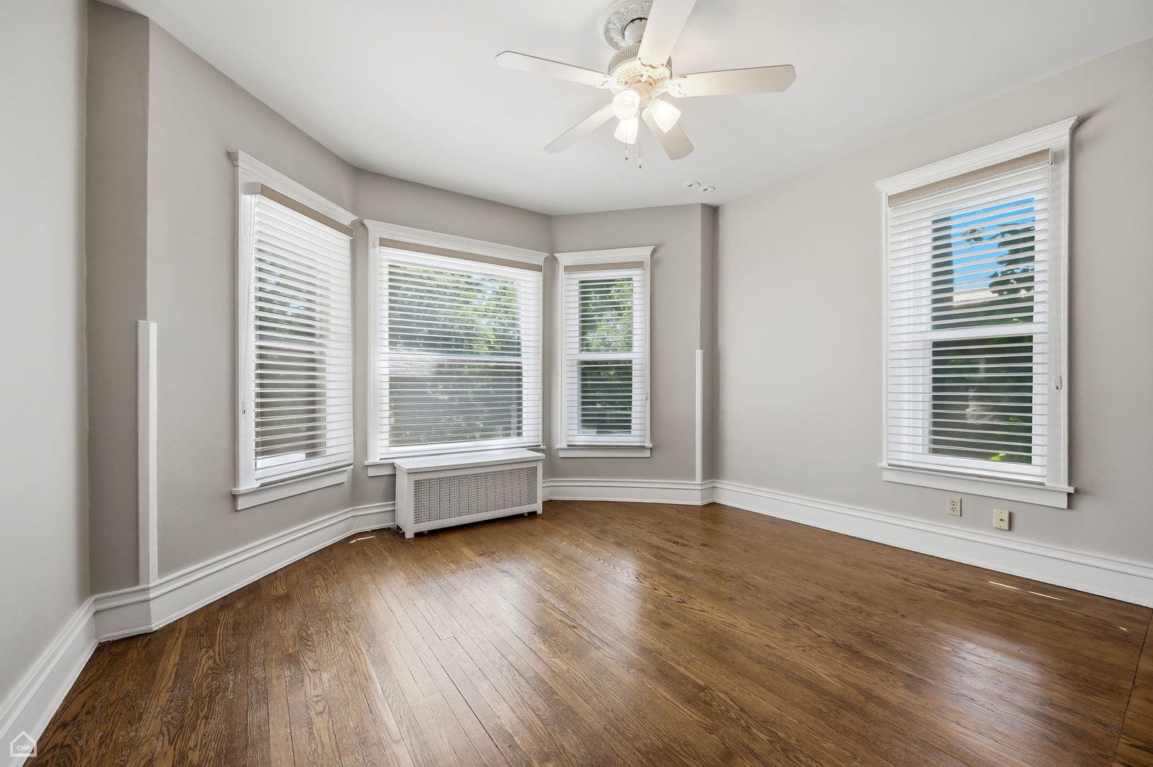 4901 S Kimbark Avenue, Chicago, IL 60615