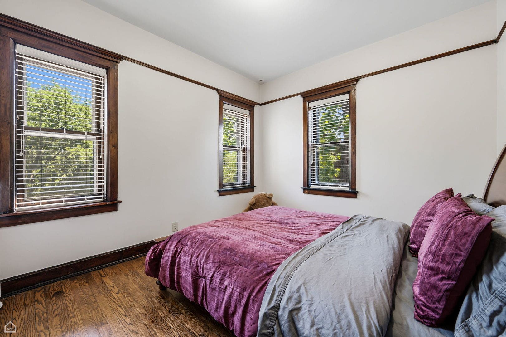 4901 S Kimbark Avenue, Chicago, IL 60615