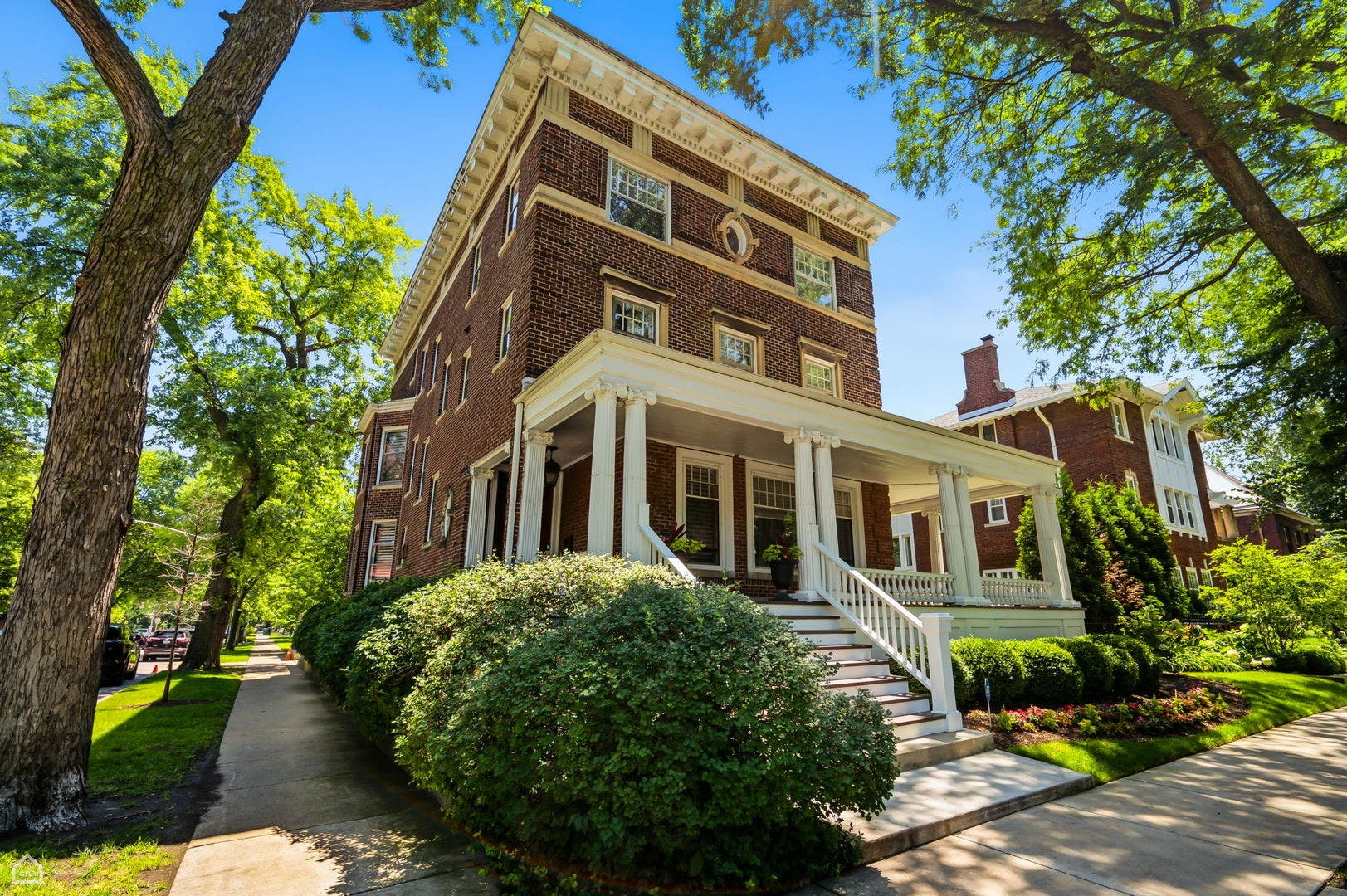 4901 S Kimbark Avenue, Chicago, IL 60615