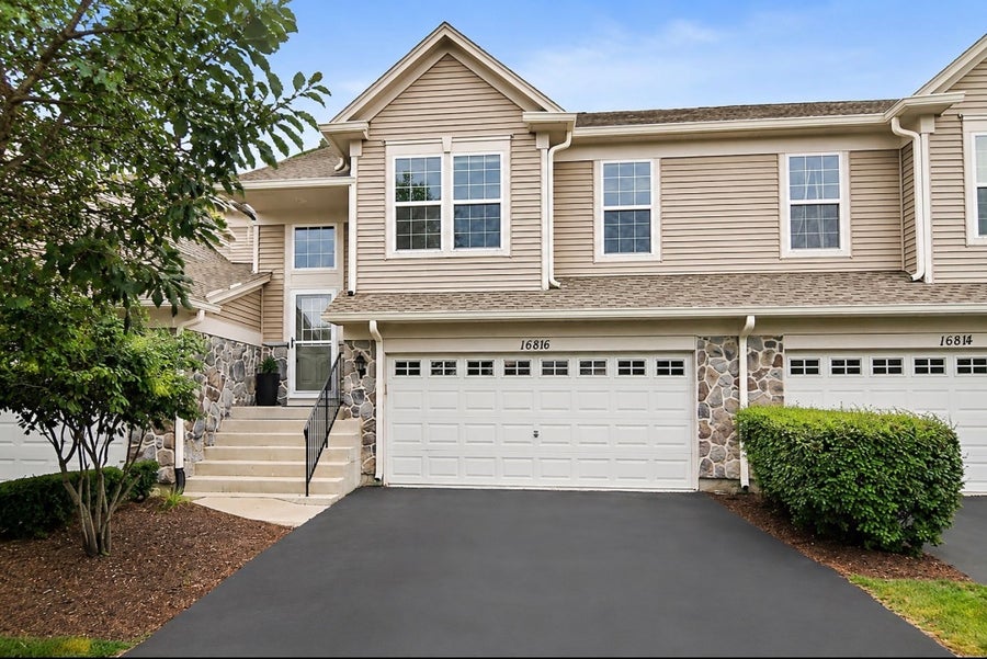 Property photo for 16816 S Locust Lane, Lockport, IL
