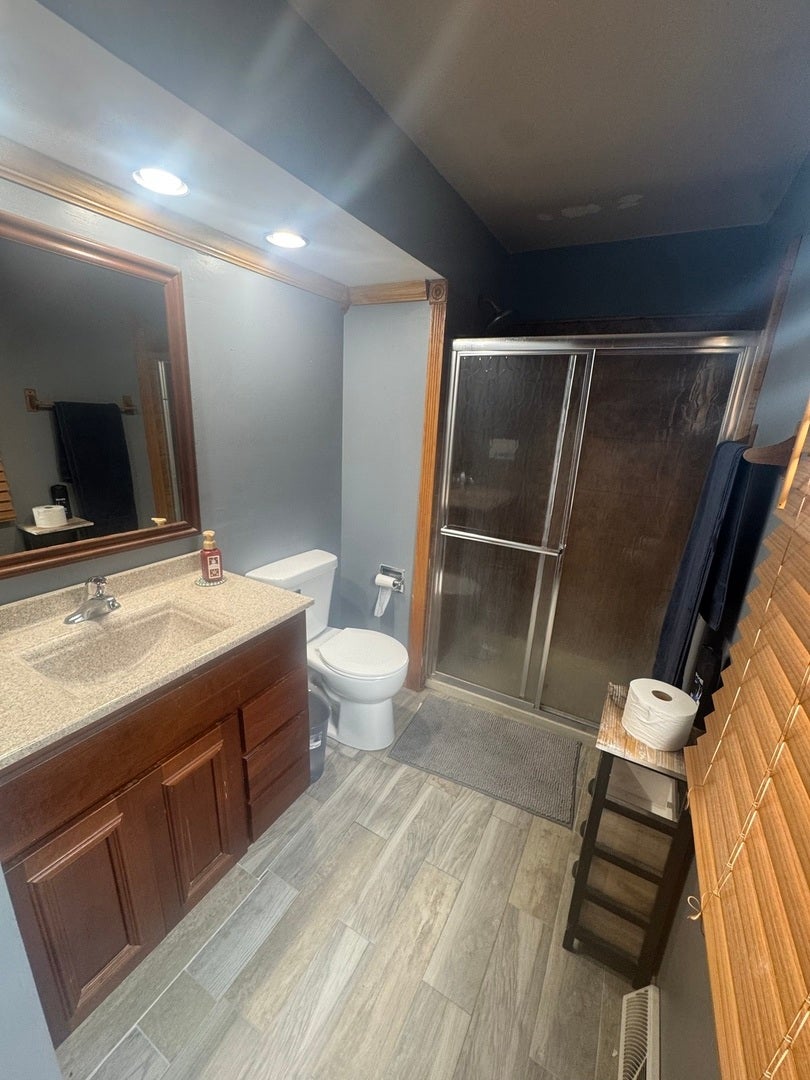 140 Julie Road, Bolingbrook, IL 60440 140 Julie Road, Bolingbrook, IL 60440