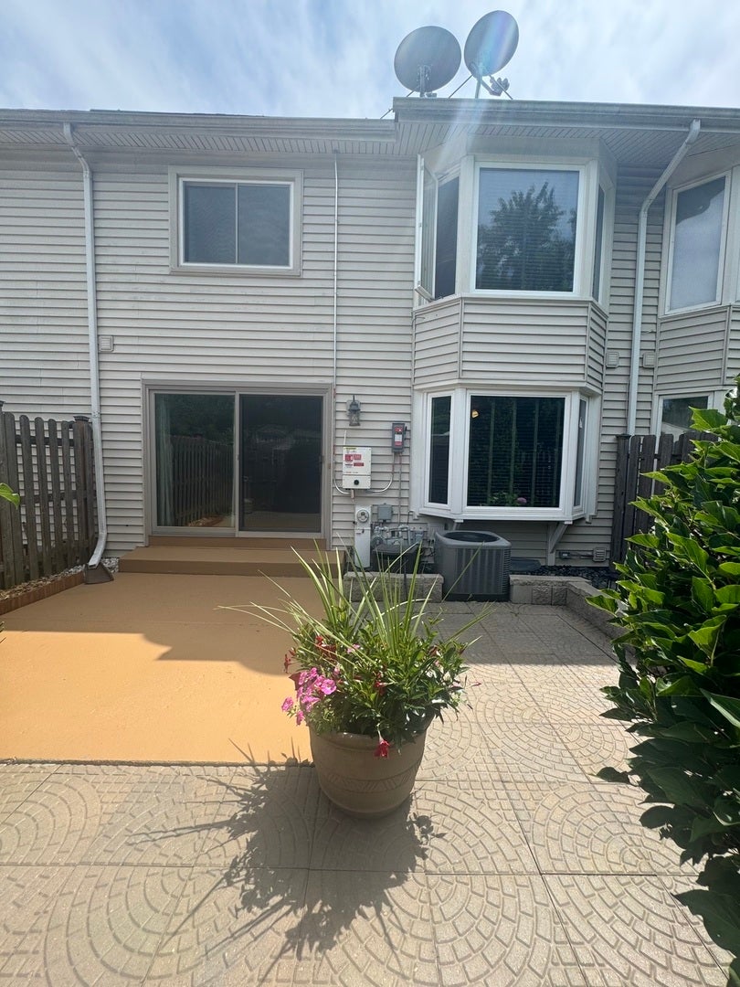 140 Julie Road, Bolingbrook, IL 60440 140 Julie Road, Bolingbrook, IL 60440