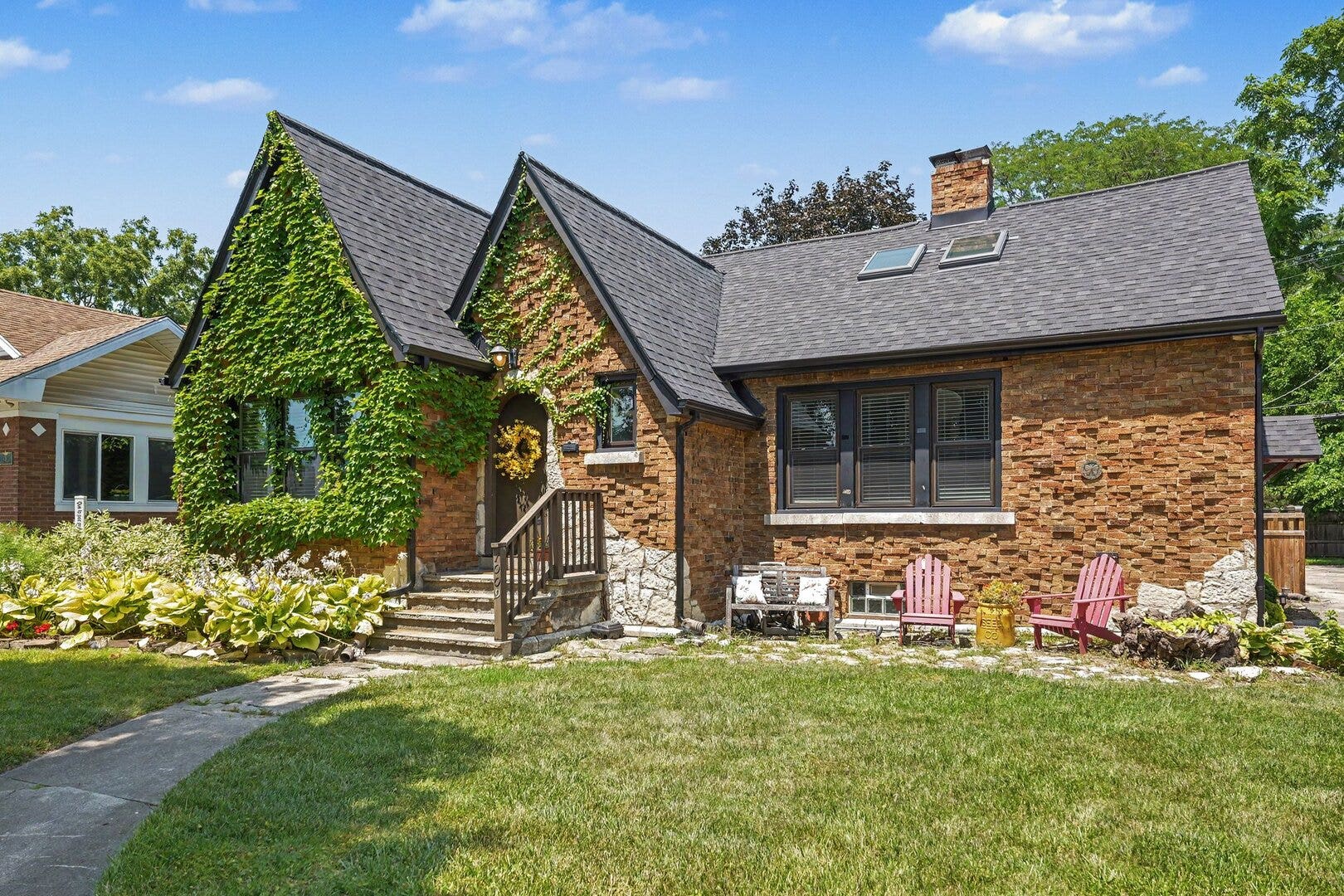 1009 John Street, Joliet, IL 60435 Charming ivy exterior and new landscaping