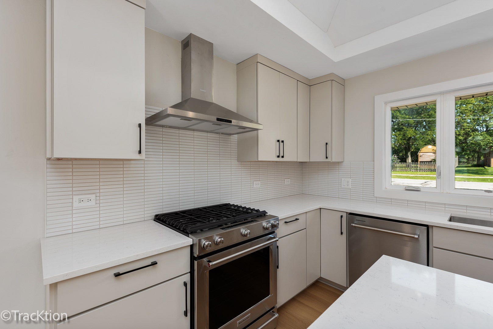 137 W Chicago Avenue, Downers Grove, IL 60515 137 W Chicago Avenue, Downers Grove, IL 60515