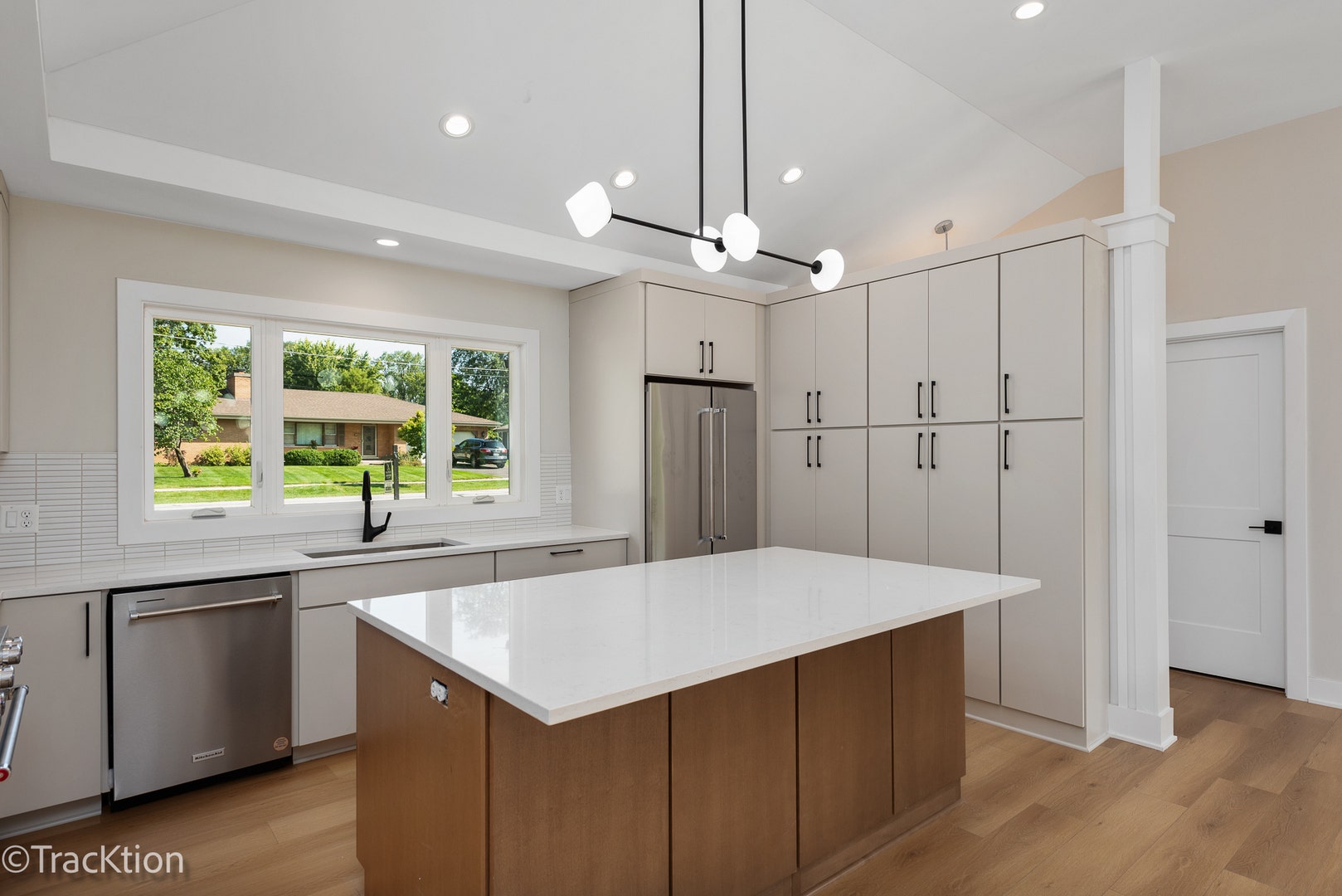 137 W Chicago Avenue, Downers Grove, IL 60515 137 W Chicago Avenue, Downers Grove, IL 60515