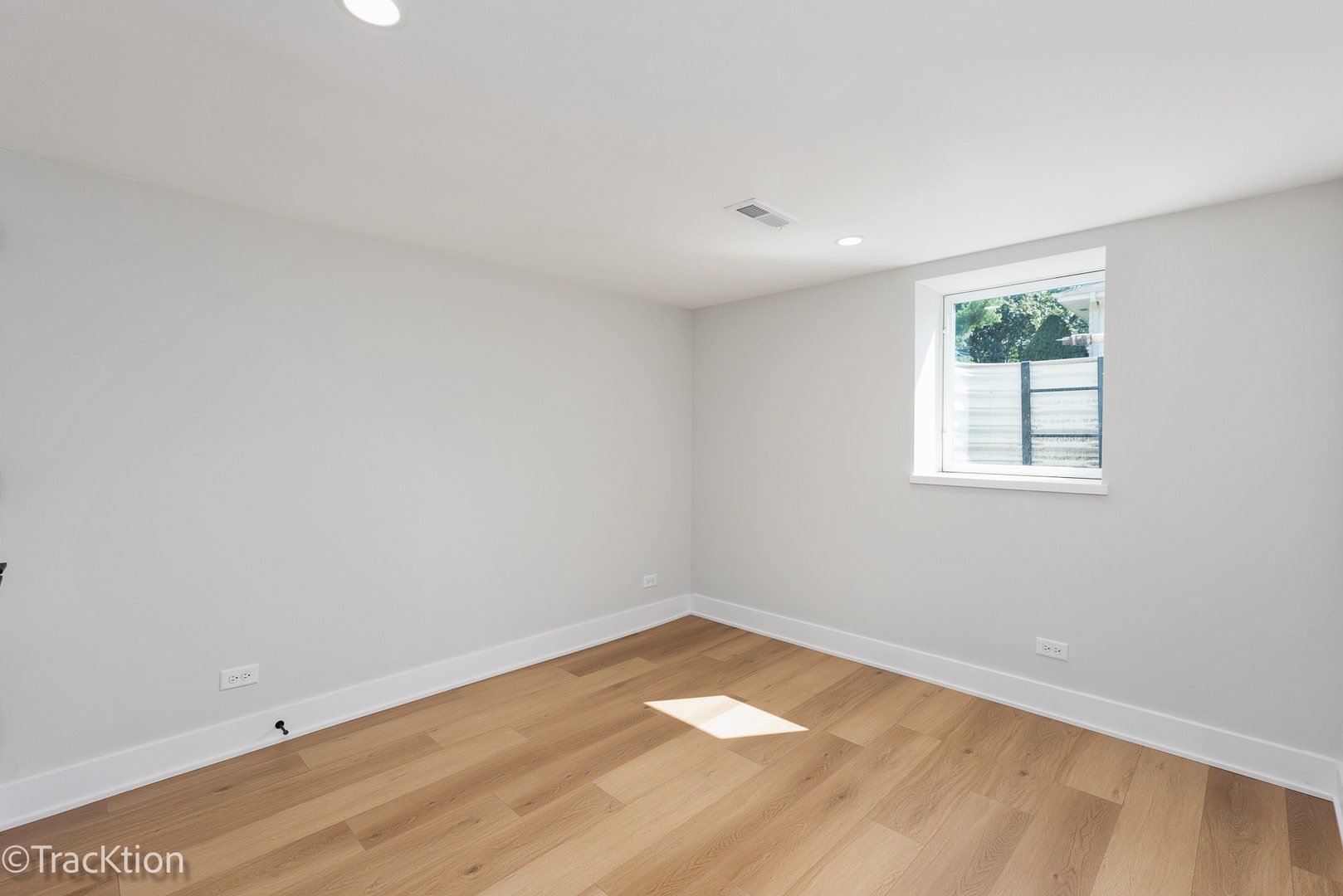 137 W Chicago Avenue, Downers Grove, IL 60515 137 W Chicago Avenue, Downers Grove, IL 60515
