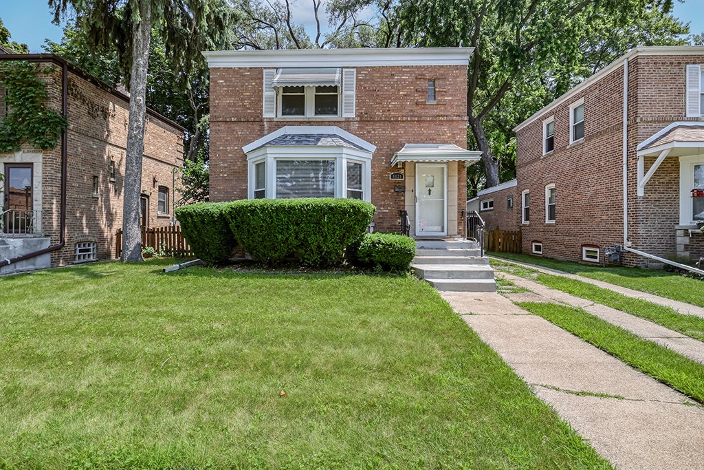 9121 S Utica Avenue, Evergreen Park, IL 60805 9121 S Utica Avenue, Evergreen Park, IL 60805