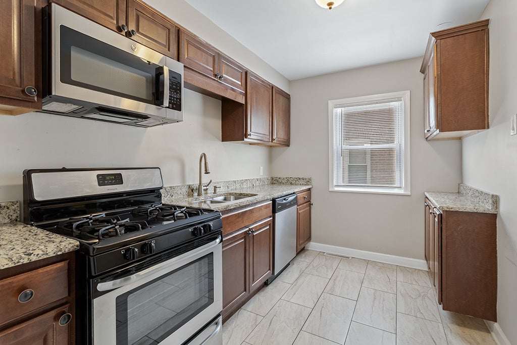 9121 S Utica Avenue, Evergreen Park, IL 60805 9121 S Utica Avenue, Evergreen Park, IL 60805