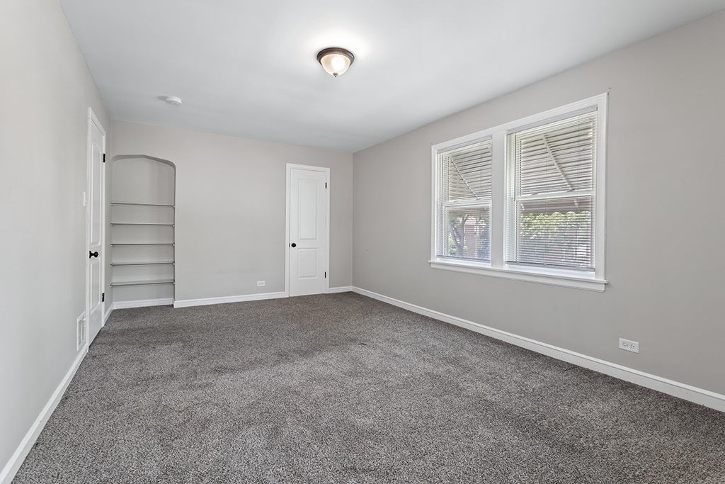 9121 S Utica Avenue, Evergreen Park, IL 60805 9121 S Utica Avenue, Evergreen Park, IL 60805
