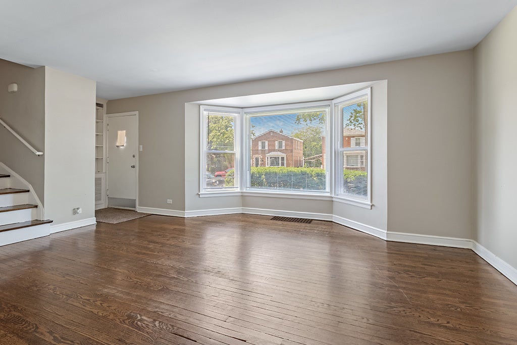 9121 S Utica Avenue, Evergreen Park, IL 60805 9121 S Utica Avenue, Evergreen Park, IL 60805