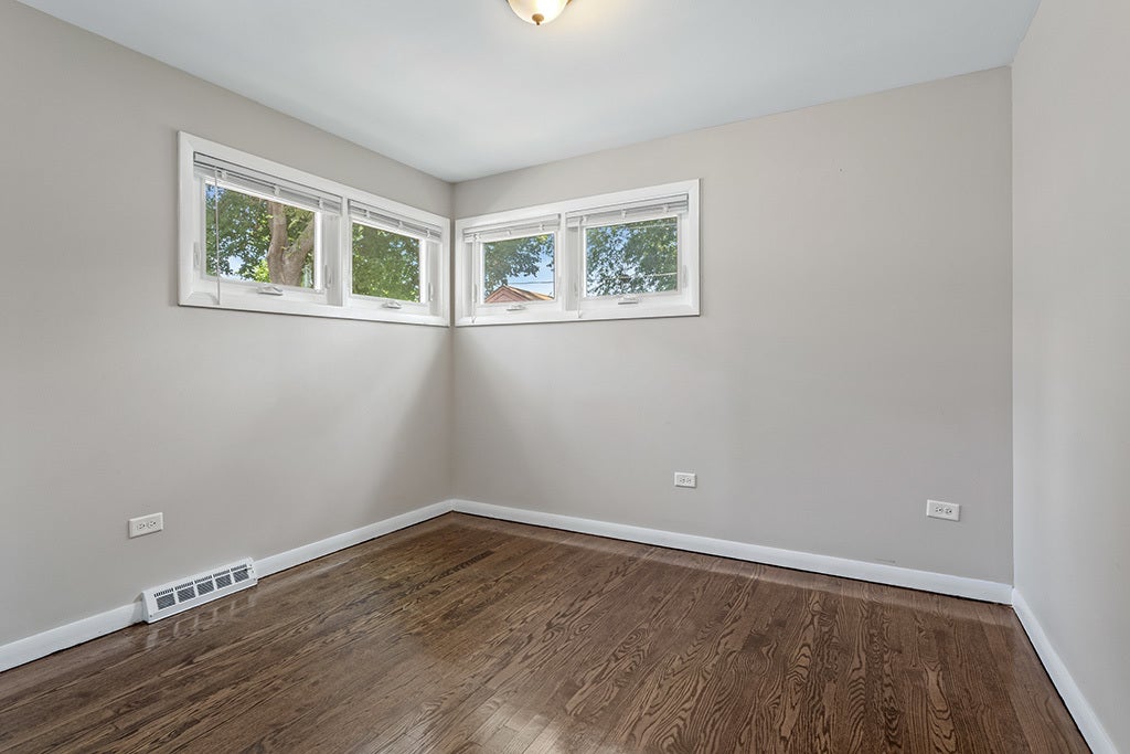 9121 S Utica Avenue, Evergreen Park, IL 60805 9121 S Utica Avenue, Evergreen Park, IL 60805