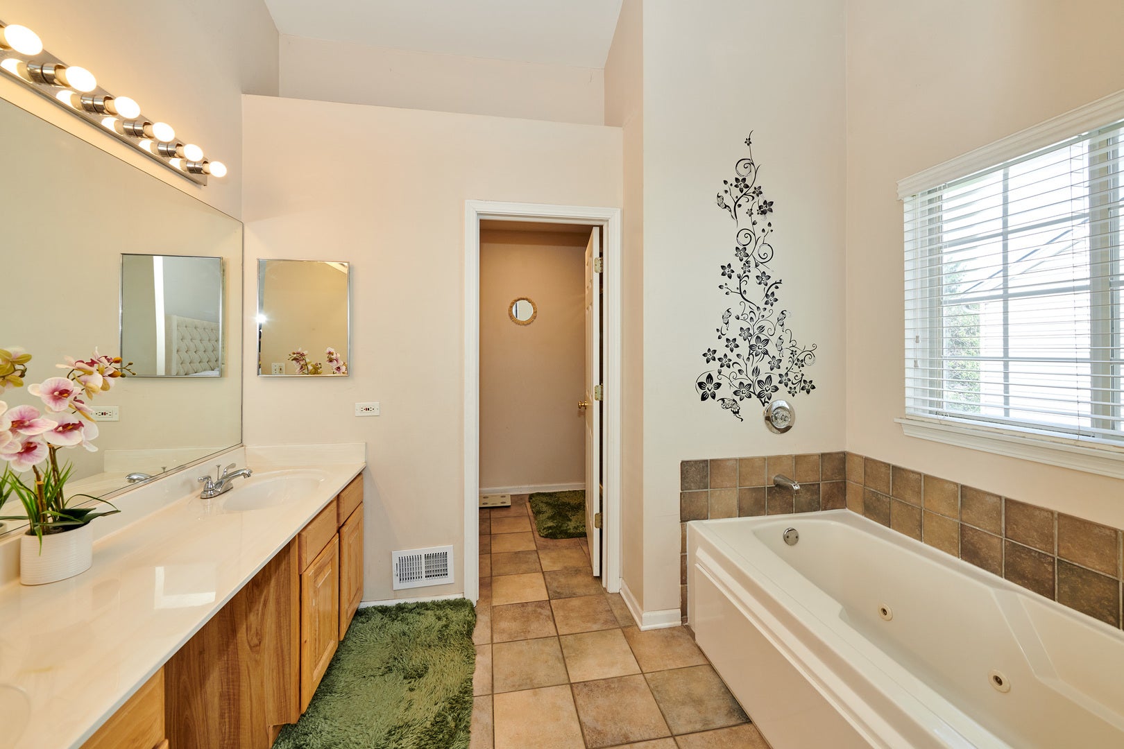 2468 ROSEHALL Lane, Aurora, IL 60503 2468 ROSEHALL Lane, Aurora, IL 60503