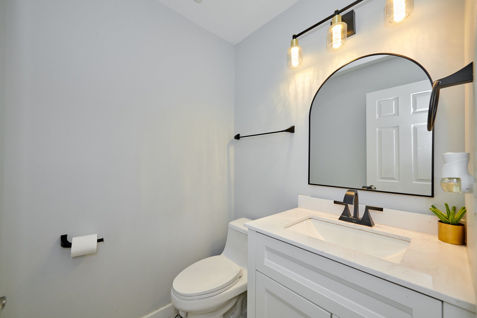 2468 ROSEHALL Lane, Aurora, IL 60503 First Floor Half Bathroom