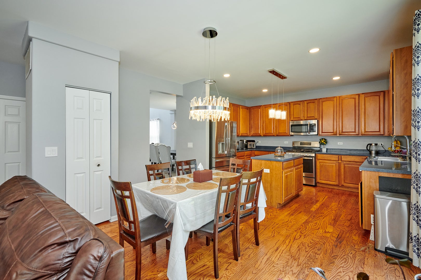 2468 ROSEHALL Lane, Aurora, IL 60503 2468 ROSEHALL Lane, Aurora, IL 60503