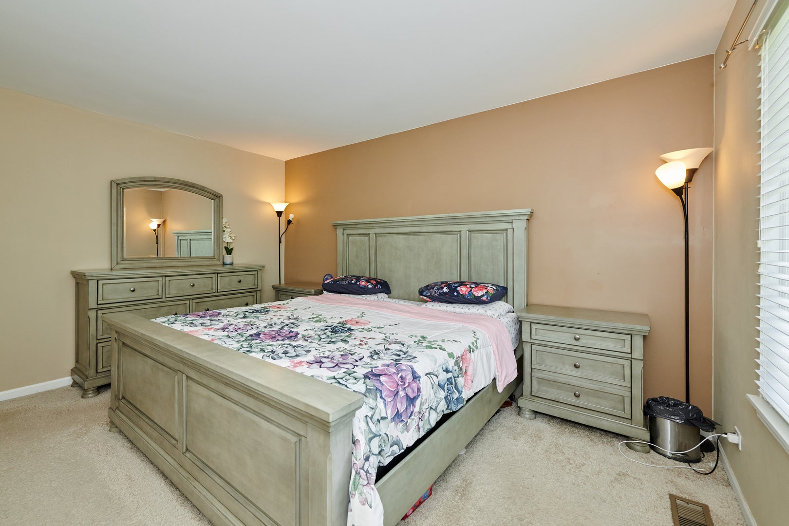 2468 ROSEHALL Lane, Aurora, IL 60503 2468 ROSEHALL Lane, Aurora, IL 60503