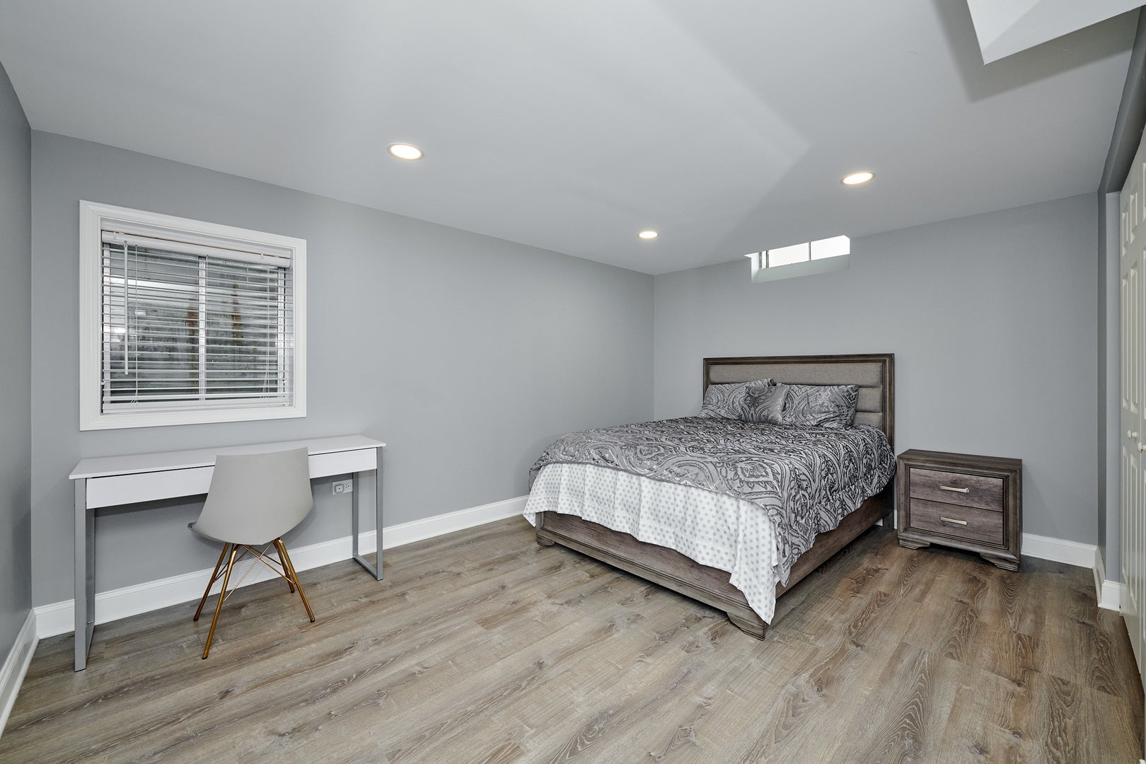 2468 ROSEHALL Lane, Aurora, IL 60503 Basment Bedroom