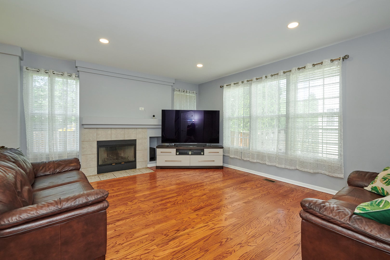 2468 ROSEHALL Lane, Aurora, IL 60503 2468 ROSEHALL Lane, Aurora, IL 60503