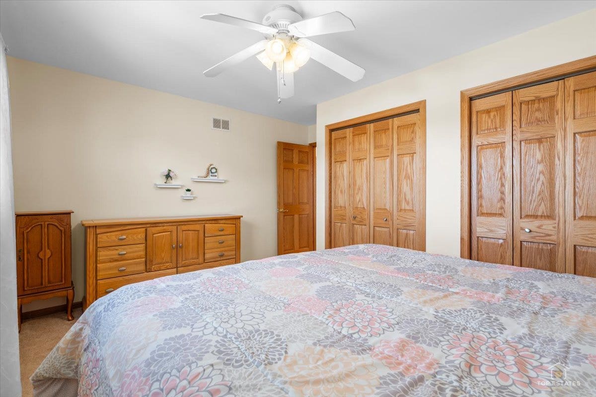 8124 Nottingham Road, Tinley Park, IL 60477 8124 Nottingham Road, Tinley Park, IL 60477