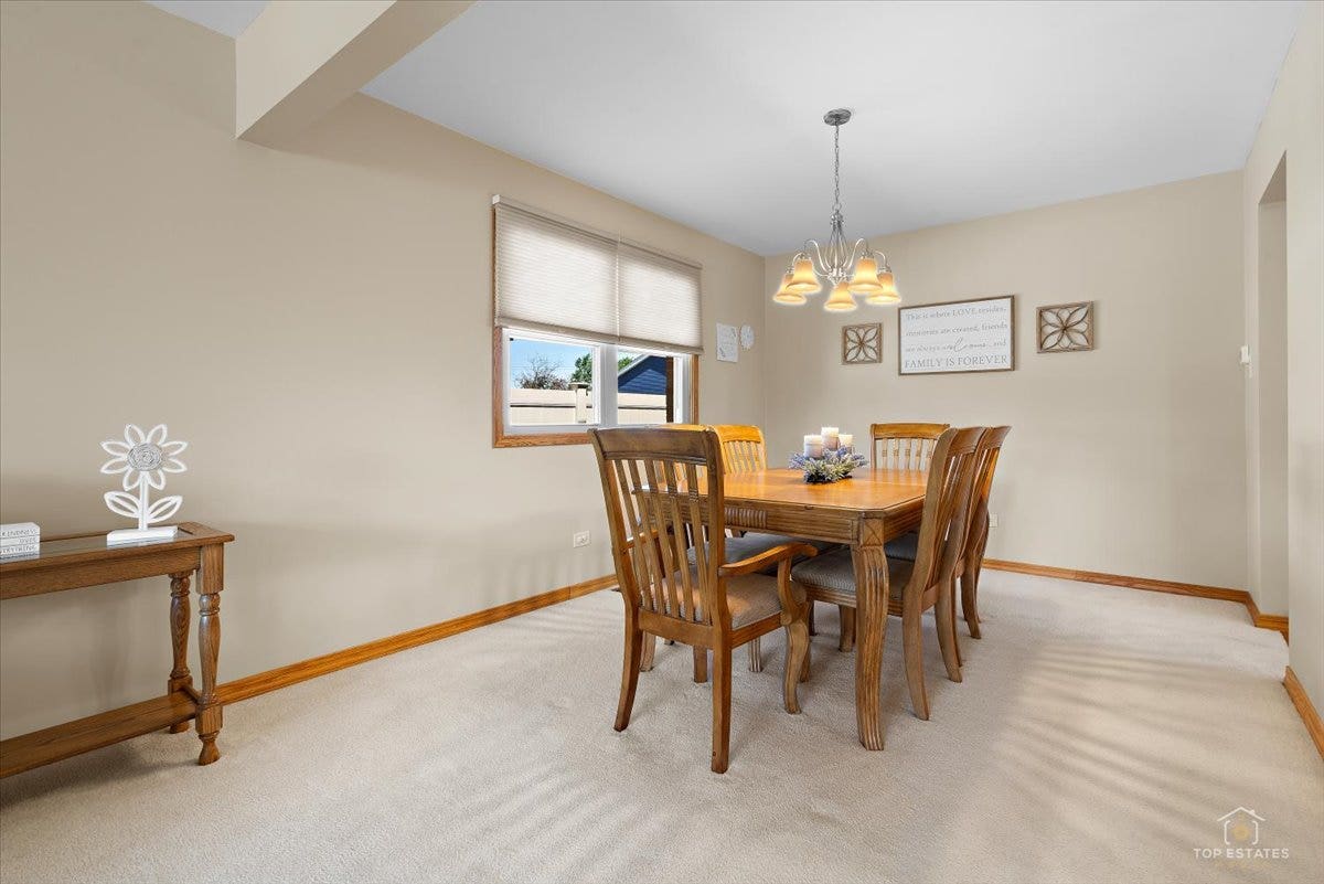 8124 Nottingham Road, Tinley Park, IL 60477 8124 Nottingham Road, Tinley Park, IL 60477